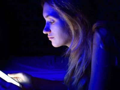 Cep telefonunda büyük risk ortaya çıktı! Uzmanlar duyurdu o saatlerde telefondan uzak kalın! Kanser riski artmasında telefon ilk sırada yerini aldı