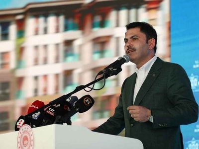 Çevre, Şehircilik ve İklim Değişikliği Bakanı Murat Kurum açıkladı: "Aidat öder gibi ev alınabilecek!"