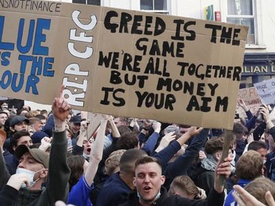 Chelsea Taraftarı Protesto Takımlarını Protesto Etti