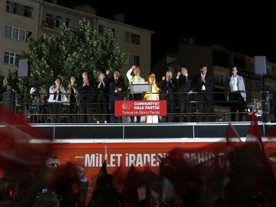 CHP Genel Başkanı Özgür Özel Kırşehir'de Kadın Belediye Başkanları ve Adalet Vurgusu Yaptı