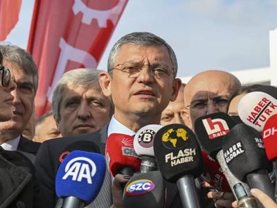 CHP lider Özel’in 1 Mayıs programı belli oldu: İşçilerle Saraçhane’den Taksim’e yürüyecek