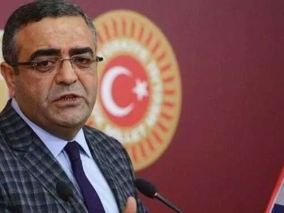 CHP Milletvekili Sezgin Tanrıkulu güvenlik görevlisini ekmeğinden etti: Kim olduğumu biliyor musun?