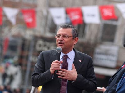 CHP’de DEM krizi! Adaya kapıyı gösterdiler: “DEM’lilerle çalışmayacaksa partide olmayacak!”