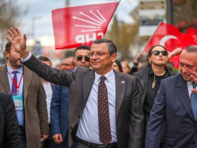 CHP’de genel başkanlık krizi: O isim de adaylığa soyunuyor