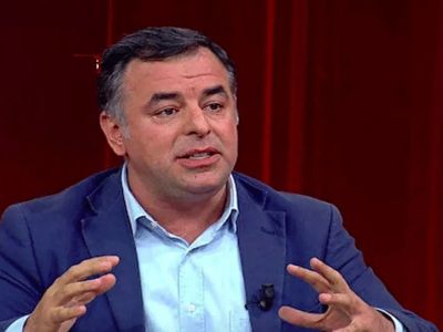 CHP'de şok iddia: Özgür Özel, Şükrü Ciravoğlu'na noter vasıtasıyla adaylıktan çekilme teklifinde bulundu!