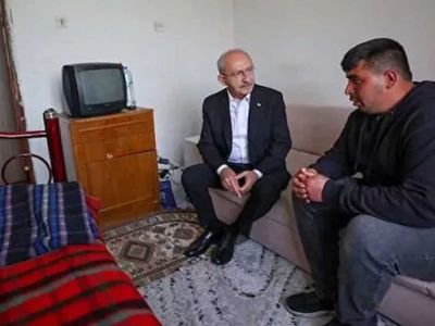 CHP'den yeni kurgu: İhtiyaç sahibi vatandaşa ayakkabıyla ziyaret