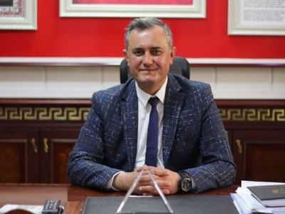 CHP'li Belediye Başkanı Alper Öner, AK Parti'ye Geçti