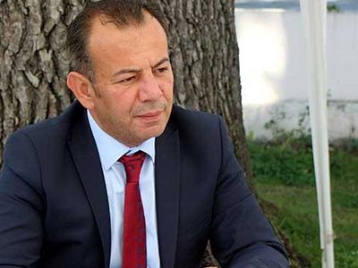 CHP’li Belediye Başkanı Tanju Özcan’ın Yanlış İmsakiye Bastırdı