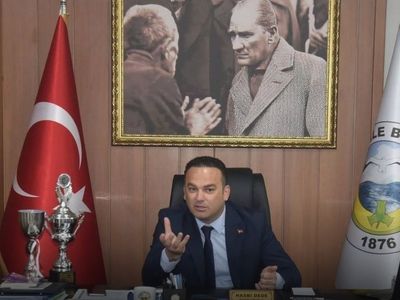 CHP’li Hasbi Dede’nin Taciz İddiasındaki Genç Kız Şüpheli Trafik Kazası Geçirdi