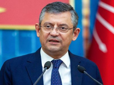 CHP’nin içi karıştı: Parti Meclisi’nde Özgür Özel’e şok
