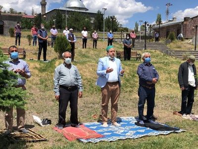 Çiftçiler Mağdur! Kars’taki 517 Camide Yağmur Duası Edildi