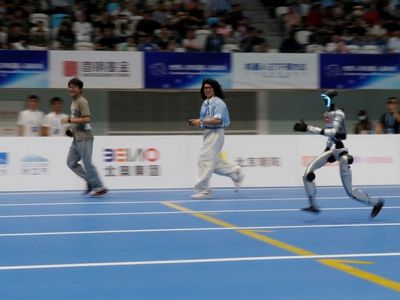 Çin'de Dünya İnsansı Robot Oyunları Devam Ediyor