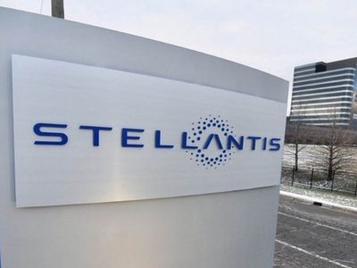 Çip krizi yeniden mi geliyor? Stellantis, çip sıkıntısı sebebiyle üretimine ara verdi