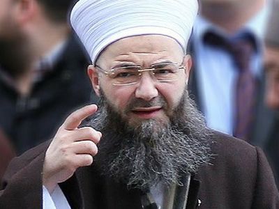 Cübbeli Ahmet Kur Korumalı Mevduat İçin Konuştu Sosyal Medya İkiye Ayrıldı; Faiz mi Değil mi?