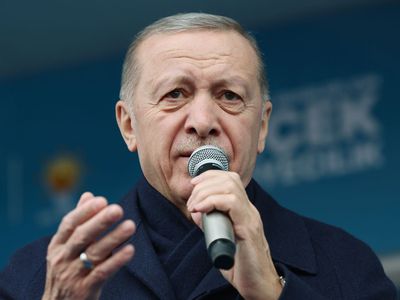 Cumhurbaşkanı Erdoğan: ‘‘Ağrılı kardeşlerimin geleceğini kimler inşa edecek? CHP'li belediye başkan adaylarının buram buram ırkçılık, ayrımcılık sözlerine karşı çıkarmayanlar mı sizin hakkınızı savunacak?’’