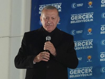 Cumhurbaşkanı Erdoğan Ankara’da binlerce kişiye seslendi: "Türkiye'ye söz durmadan dinlenmeden koşturacağız"