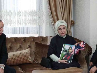 Cumhurbaşkanı Erdoğan Canice Katledilen Başak Cengiz'in Ailesine Taziye Ziyaretinde Bulundu