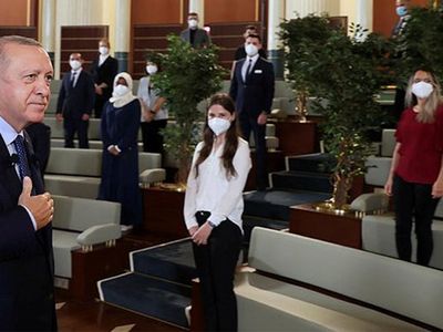 Cumhurbaşkanı Erdoğan, Gençlerle Bir Araya Geldi; ‘Elimizde Tek İmkan Vardı, O da Kanal İstanbul!’
