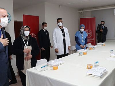 Cumhurbaşkanı Erdoğan, İftarda Sağlık Çalışanlarıyla Buluştu