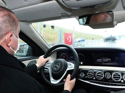 Cumhurbaşkanı Erdoğan, Kuzey Marmara Otoyolu'nda Araç Sürdü