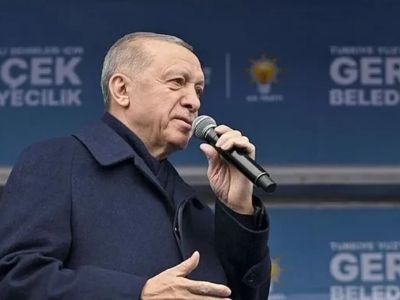 Cumhurbaşkanı Erdoğan, Rize'de coşkulu kalabalığa seslendi: "Birlik içinde Türkiye'yi esir almalarına izin vermedik!"