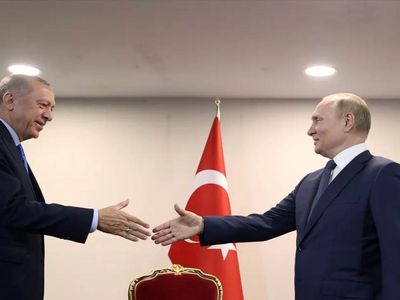 Cumhurbaşkanı Erdoğan rövanşı aldı: Putin Erdoğan’ı ayakta bekledi