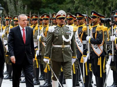 Cumhurbaşkanı Erdoğan'a İran ziyaretinde resmi törenle karşılama