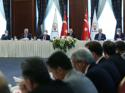 Cumhurbaşkanı Erdoğan'dan AK Parti Milletvekillerine Uyarı: Sahada Olacağız, Artık Masada Oturmak Yok