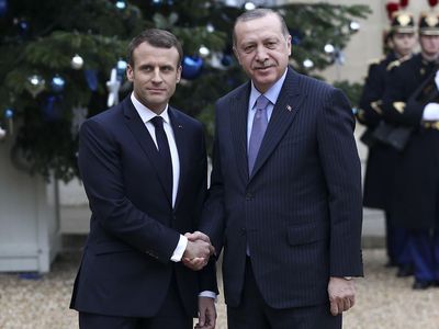 Cumhurbaşkanı Recep Tayyip Erdoğan Fransa Cumhurbaşkanı Macron ile görüşme gerçekleştirdi! İsveç ve Finlandiya'nın NATO üyeliği konuşuldu