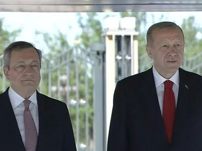 Cumhurbaşkanı Recep Tayyip Erdoğan İtalya Başbakanı Draghi'yi resmi tören eşliğinde karşıladı!