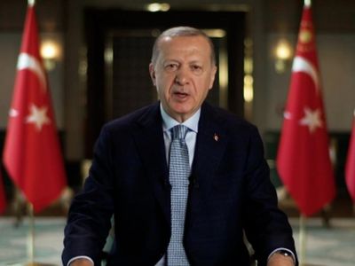 Cumhurbaşkanı Recep Tayyip Erdoğan'dan bayram mesajı: 'Güçlü Türkiye'nin inşasında gerilemeye meydan vermeyeceğiz!'