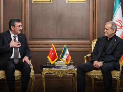 Cumhurbaşkanı Yardımcısı Yılmaz, İran Cumhurbaşkanı Pezeşkiyan ile Tahran’da bir araya geldi