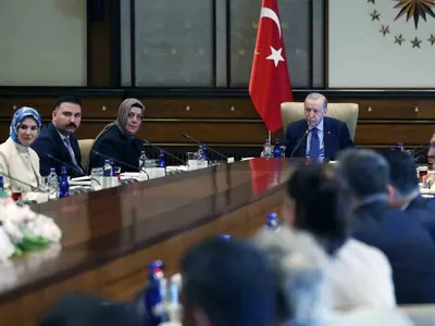 Cumhurbaşkanı Erdoğan, şehit yakınları ve gazilerle buluştu