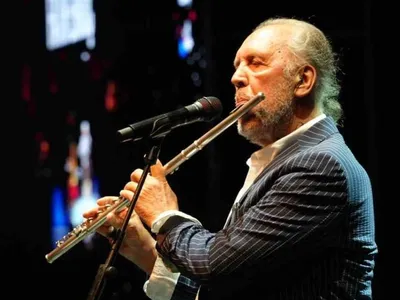 Açıkhava’da Fatih Erkoç’tan zamansız şarkılar