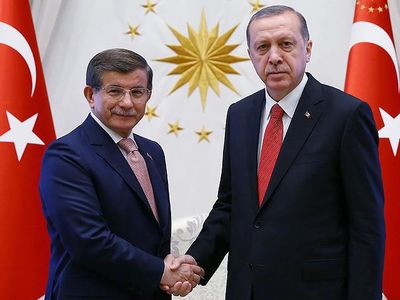 Davutoğlu'ndan Erdoğan'a destek