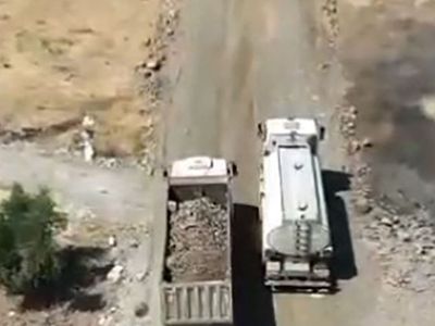 Kilis'te yol çalışmaları sırasında renkli anlar sosyal medyada dikkat çekti