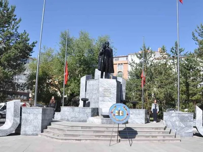 Kars'ta yeni eğitim yılı coşkuyla başladı: 56 bin öğrenci ve 4 bin öğretmen ders başı yaptı
