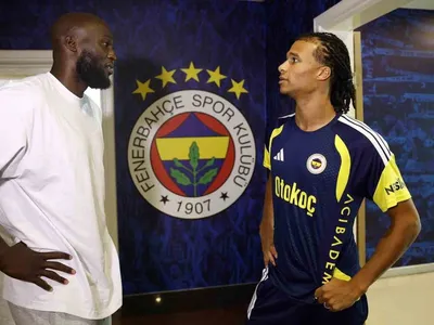 Romelu Lukaku, Fenerbahçe tesislerini ziyaret etti ve yeni takımıyla tanıştı