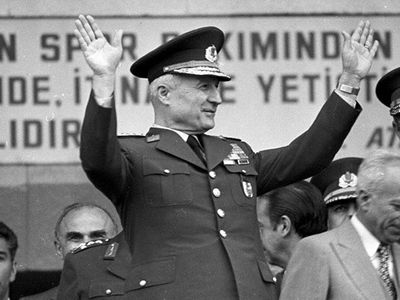 Demokrasinin kara lekesi 12 Eylül Darbesinin üzerinden 43 yıl geçti