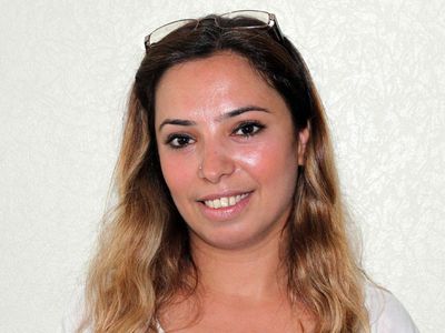 Deniz Poyraz Kimdir?