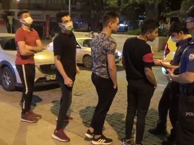 Denizli’de Akılalmaz Olay! Kısıtlamada Taksiyle Dolaşıp Polise Pişkin Tavır Sergilediler