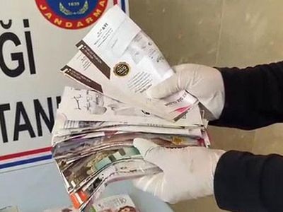 Denizli’de Döviz Diye Kağıt Parçalarıyla Dolandırdılar