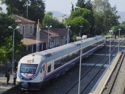 Denizli’de sel felaketi faciaya dönüşüyordu: Tren son anda durduruldu