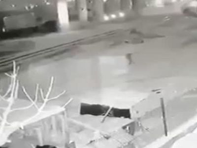 Denizli'de Trenin Çarptığı Minibüsten Son Anda Atladılar! O Anlar Kameraya Yansıdı