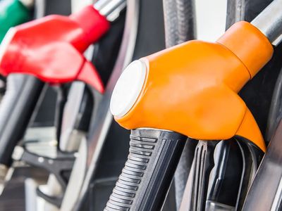 Depoları doldurun: Benzin ve motorine büyük zam geliyor