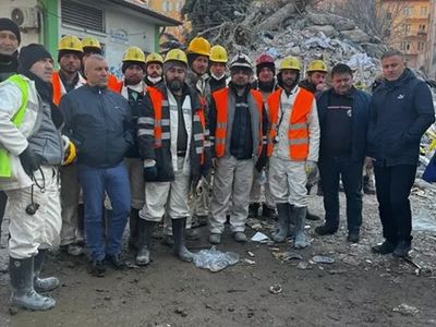 Deprem bölgesinde madencilerin mücadelesi sürüyor