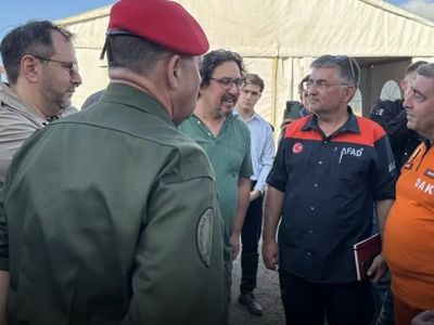 Deprem bölgesinde vefa buluşması: Venezuela'dan Türk ekiplerine teşekkür
