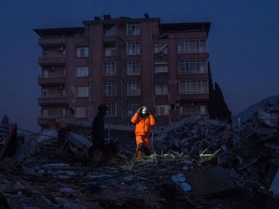 Deprem soruşturmaları devam ediyor: 13 kişi tutuklandı