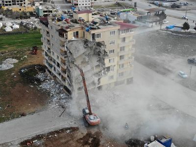 Deprem soruşturmaları devam ediyor! Yıkılan binalarla ilgili tutuklu sayısı 218’e yükseldi