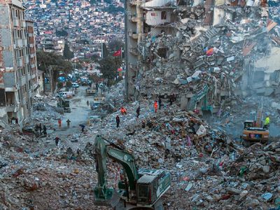 Deprem uzmanından korkutan Marmara uyarısı: ‘Çürük zeminler ufak depremlerde bile sallandı’